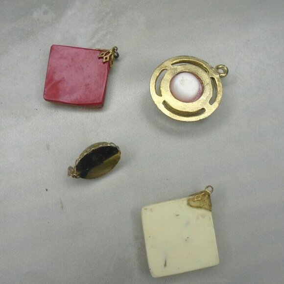 Vintage Lucite Pendants, Confetti, Glitter, Sealife Embedded Lucites 40s 1940s - Picture 9 of 14